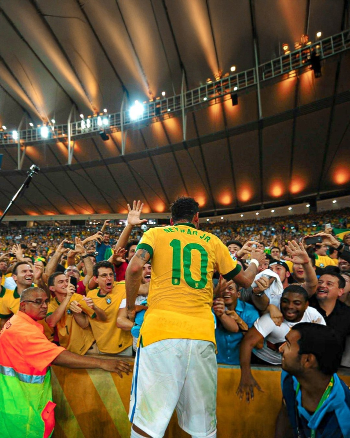 范加尔：如果阿贾克斯听我的，他们将在两三年内恢复正常（范加尔：若阿贾克斯采纳我的建议，两三年内就能重回正轨）