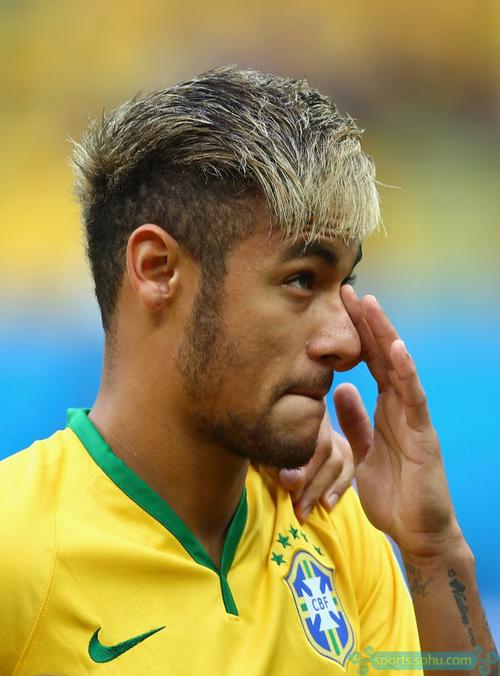 门将看呆：这也能进？（门将当场傻眼：这球也能进？）